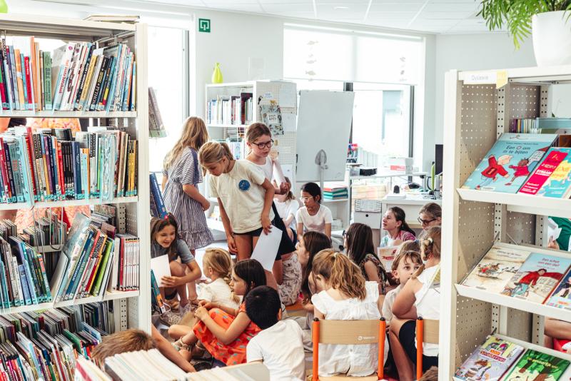 de juryleden bij elkaar op het Leesjury-feest in Oudergem