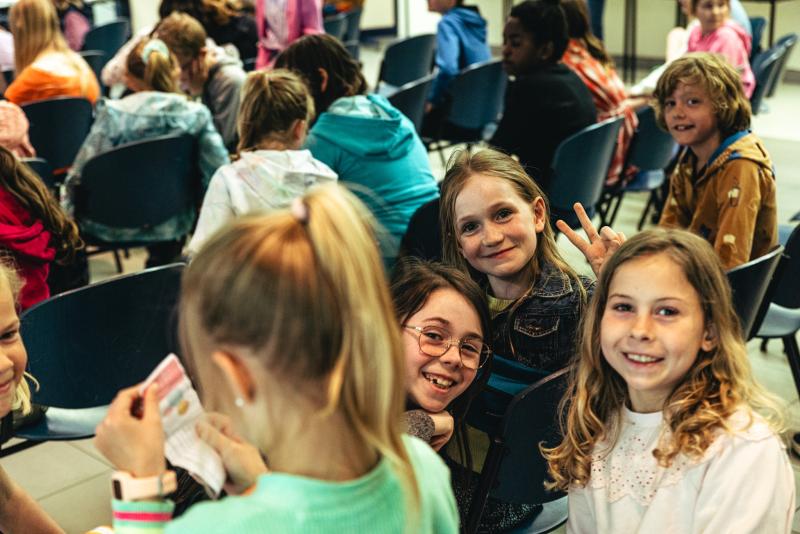 blije juryleden op het Leesjury-feest in Ichtegem