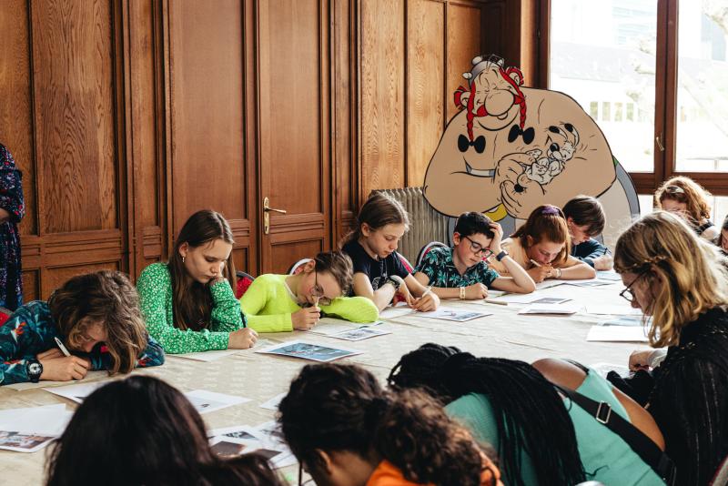 een workshop tijdens het Leesjury-feest