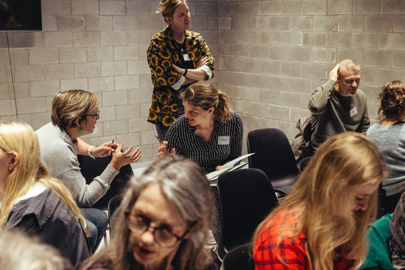De selectielezers overleggen met elkaar