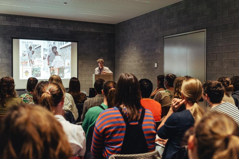 Recensent Bas Maliepaard geeft een lezing