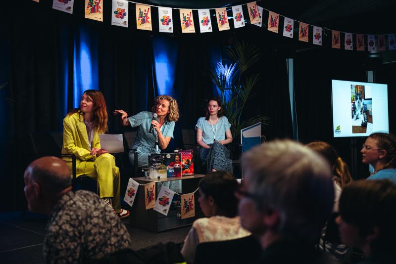 Wendy Huyghe en Eline Vantilt op het slotfeest
