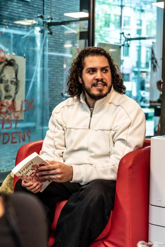 jongerenleesgroep in de Kubus