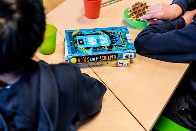 groep 4 in de bib van Sint-Pieters-Woluwe