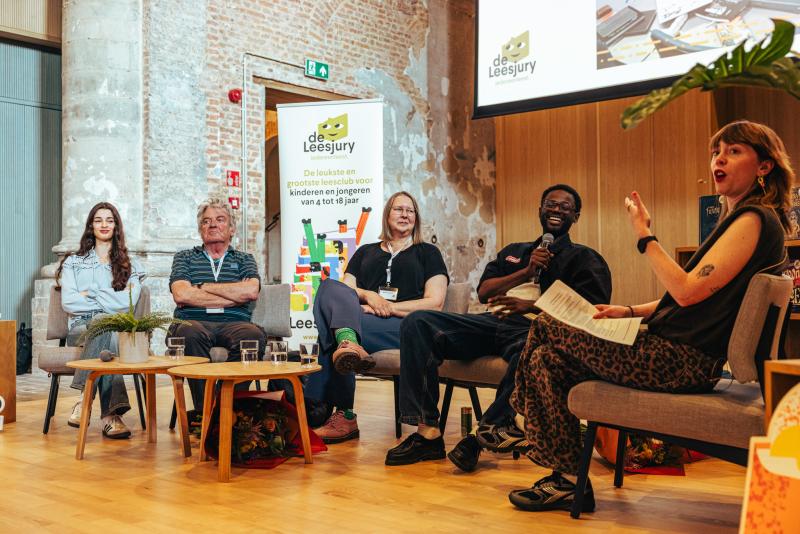 podiumgesprek met auteurs van groep 5