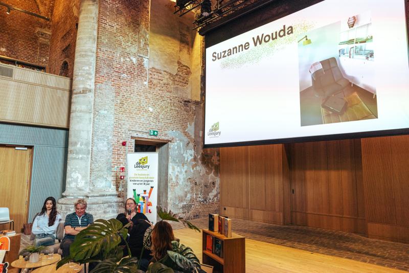 podiumgesprek met auteurs van groep 5